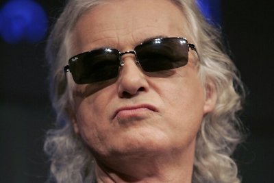 Rokeris Jimmy Page'as tapo pirmąja „Led Zeppelin“ žvaigžde, išleidusia knygą apie savo gyvenimą