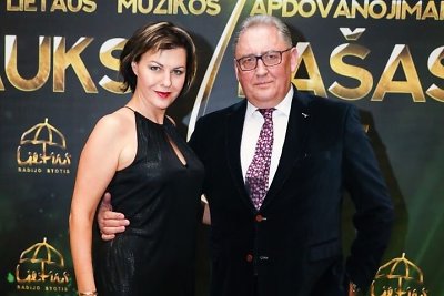 Išgražėjusi Donalda Meiželytė per muzikos apdovanojimus prikaustė žvilgsnius