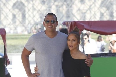 Jennifer Lopez ir Alexas Rodriguezas mėgavosi Paryžiumi 