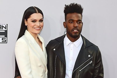 Amerikos muzikos apdovanojimuose Jessie J oficialiai pristatė savo naują vaikiną Luke'ą Jamesą