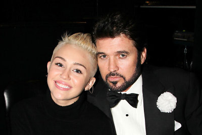 Billy Ray Cyrusas apie dukros Miley Cyrus ir Liamo Hemswortho skyrybas: „Ji dar niekada nebuvo tokia laiminga“