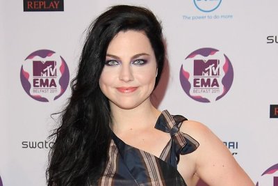 Grupės „Evanescence“ lyderė Amy Lee laukiasi pirmagimio