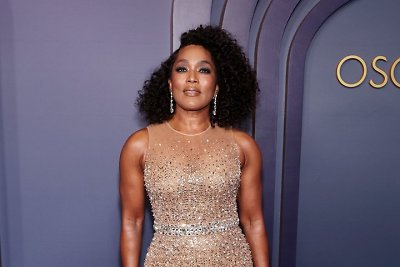 Angela Bassett