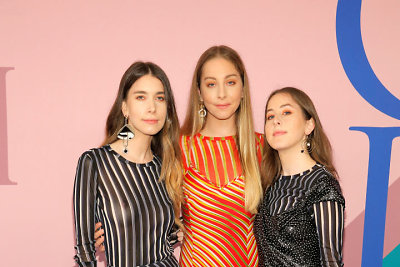 Danielle Haim, Este Haim ir Alana Haim