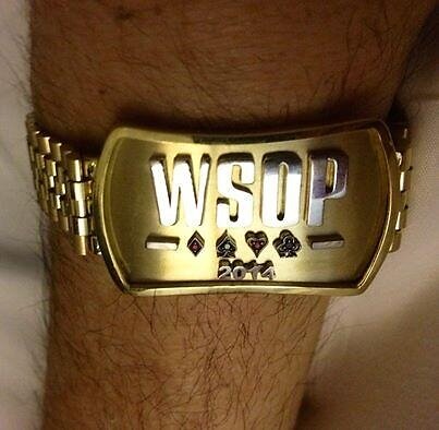 pokerstarsblog.com nuotr./Chadui Brownui įteikta WSOP garbės apyrankė