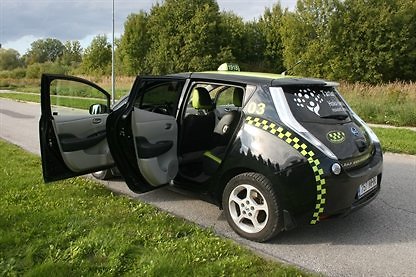 „Nissan“ nuotr./„Nissan LEAF“ taksi elektromobilis Estijoje