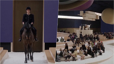 „Chanel“ podiumu ėjo žirgas – atidarė pavasario/vasaros 2022 m. mados šou