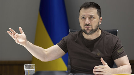 V.Zelenskis: „Ukrainos kariai šalies rytuose susidūrė su sunkumais“