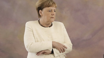 A.Merkel vėl nevaldė drebulio: antrasis kartas per mėnesį kelia nerimą dėl jos sveikatos