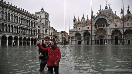 Veneciją užliejo aukščiausias per daugiau kaip 50 metų potvynis – žaizda paliks nuolatinę žymę