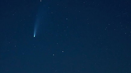 Šis stulbinantis reiškinys bus matomas tik už 6800 m.: retą kometą galima išvysti ir Lietuvos padangėje