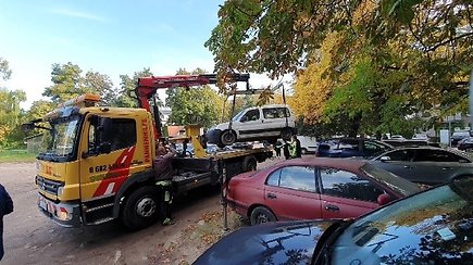 Vilniuje nutempiami automobiliai: be savininko stovėjo per ilgai