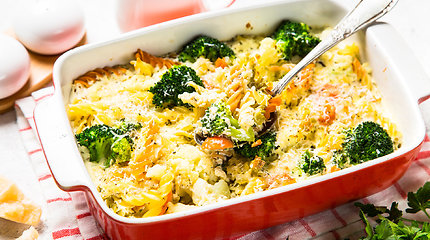 2 populiariojo „Mac&Cheese“ variacijos: lengvumo suteiks brokoliai ar špinatai