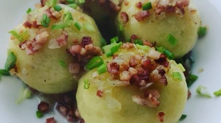„Aurimėlio virtuvė“: bulviniai kukuliai su varškės ir džiovintų pomidorų įdaru