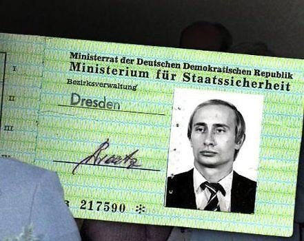 „Bild“ nuotr./„Bild“ paskelbtas esą V.Putinui išduotas „Stasi“ pažymėjimas