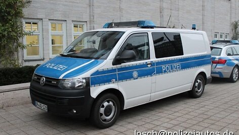 Vokietijos Federalinės policijos pareigūnų naudojamas &bdquo;VW Transporter&ldquo;, varomas keturiais ratais &ndash; 2016 m. gamybos