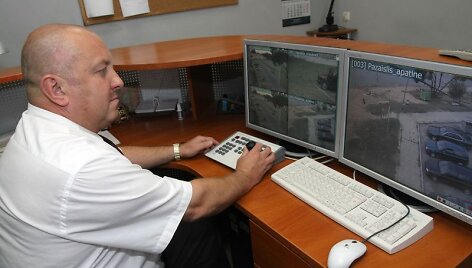 Petra&scaron;iūnų policijos nuovados vadovas G.Kvietkauskas įsitikinęs, kad naujosios kameros padės palaikyti vie&scaron;ąją tvarką Kauno marių prieigose ir Pažaislyje