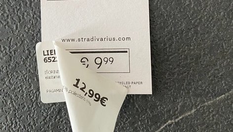 „Stradivarius“ parduotuvėje užklijuotos naujos kainos