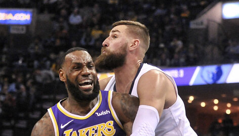 LeBronas Jamesas ir Jonas Valančiūnas