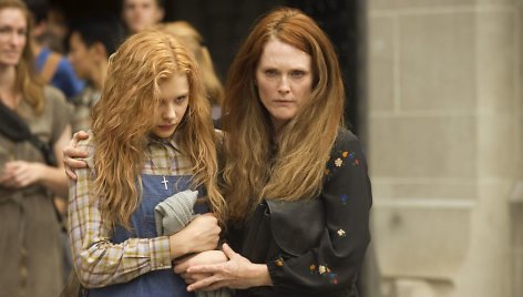 Chloe Moretz ir Julianne Moore filme „Kerė“