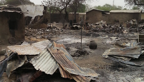 &bdquo;Boko Haram&ldquo; Nigerijoje per kelias dienas sudegino 16 miestų, nužudė 2 tūkst. žmonių