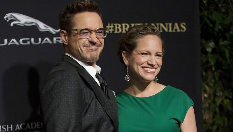 Robertas Downey jaunesnysis su žmona Susan