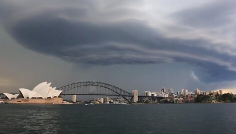 Sukūrinės audros superakis Australijoje