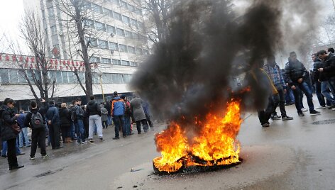 Protestas prie Tuzlos miesto savivaldybės Bosnijoje