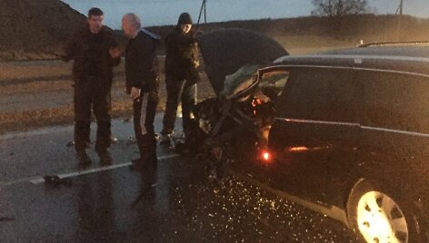 &bdquo;Audi&ldquo; ir sunkvežimio avarija kelyje Kaunas-Marijampolė