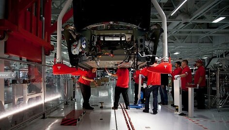 Pažvelkite į Elono Musko &bdquo;Gigafabriką&ldquo;