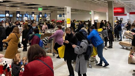 &Scaron;e&scaron;tadienis parduotuvėje IKEA