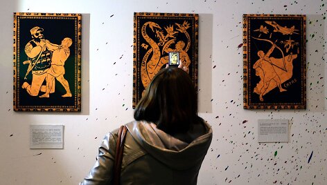 Lankytoja parodoje, garbinančioje Vladimirą Putiną