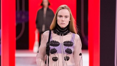 „Prada“ 2020–2021 m. rudens ir žiemos kolekcijos modelis