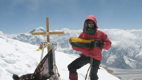 Ernestas Markšaitis kalno Chan Tengri (Tian Šanis, 7010 m) viršūnėje
