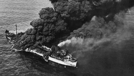 Vokiečių povandenininkų torpeduotas sąjungininkų krovininis laivas