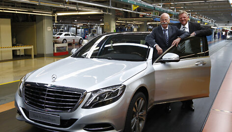 &bdquo;Daimler&ldquo; vadovas Dieteris Zetsche &scaron;alia S klasės &bdquo;Mercedes-Benz&ldquo;