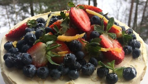 Tortas su maskarponės sūriu ir bra&scaron;kėmis