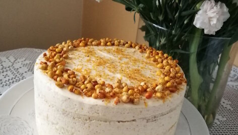 Kondensuoto pieno tortas su &scaron;altalankiais
