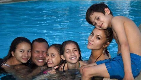 Jennifer Lopez ir Alexas Rodriguezas su vaikais