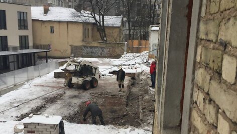 Darbai Raugyklos g. 21 kieme