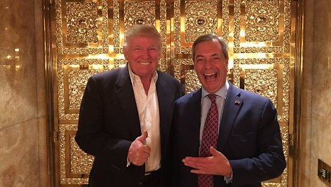 Donaldas Trumpas ir Nigelas Farage'as Niujorko dangoraižyje „Trump Tower“