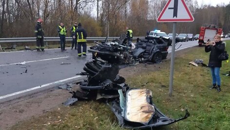 Po avarijos susidarė eismo spūstys