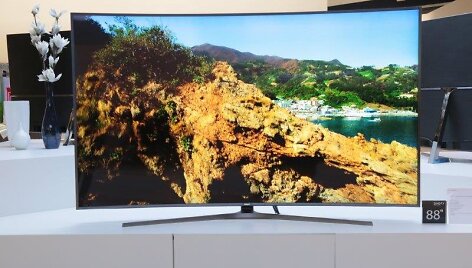 Lenktas SUHD televizorius su įdiegta &bdquo;Quantum-dot&ldquo; technologija.
