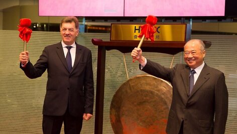 Algirdas Butkevičius su Honkongo biržos pirmininku Chow Chung &ndash; kongu
