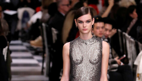 &bdquo;Christian Dior Haute Couture&ldquo; 2018 m. pavasario ir vasaros kolekcijos modelis