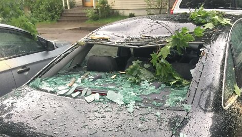 Po vasari&scaron;kos liūties suniokotas &bdquo;Audi&ldquo; automobilis