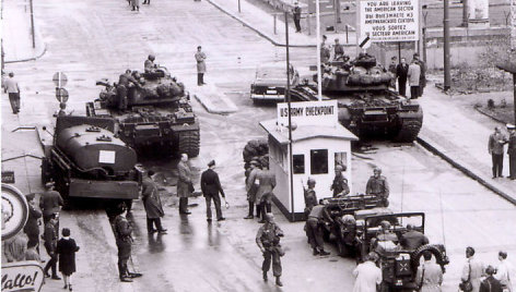 Čarlio kontrolės postas (Checkpoint Charlie) 