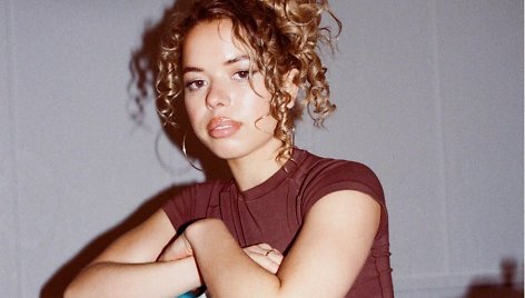 Nilüfer Yanya