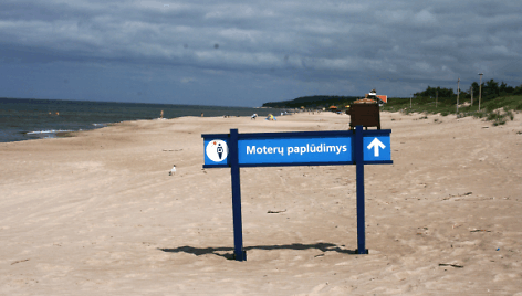 Moterų paplūdimiuose tyko pavojus susidurti su i&scaron;krypėliais.