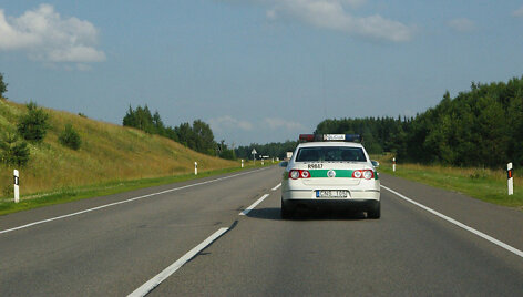 Policijos automobilis &bdquo;Via Baltica&ldquo; kelyje